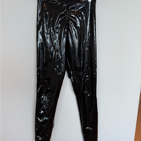 Commando Faux Patent Leather Black Leggings Size Medium - Picture 6 of 9